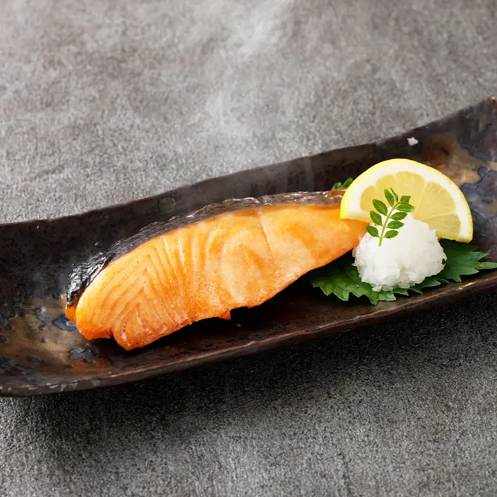 銀鮭塩焼き 3個入り 約255g （ 約85g × 3個 ） 銀鮭 鮭 さけ サケ シャケ 魚 魚類 魚介 魚介類 塩焼き 惣菜 おかず おつまみ 晩酌 酒の肴 簡単 手軽 食べきりサイズ 時短 電子レンジ 冷凍