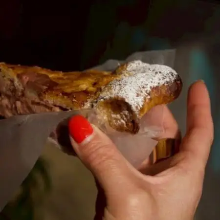 ダークチェリーとクランベリーの甘酸っぱいジューシーな味わい　アメリカンチェリーパイ　1ホール【配送不可地域：離島・北海道・沖縄県】【1754552】