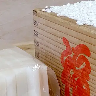【2026年12月25日～年内にお届け】和菓子職人の手作り 切り餅 32切れ（8切れ×4袋）茨城県産 ヒメノモチ モチ もち 餅 切もち 手作り 職人 [AA007sa]