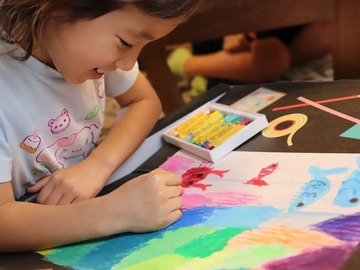 子どもの作品を本・動画・立体で残す まんてんキッズアート【お試しプラン利用券】10-114