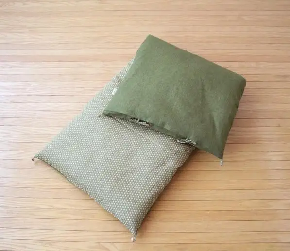 【 洛中高岡屋 】うたた寝にちょうどいい寛ぎのアイテム　カバータイプごろ寝敷きふとん（グリーン系）