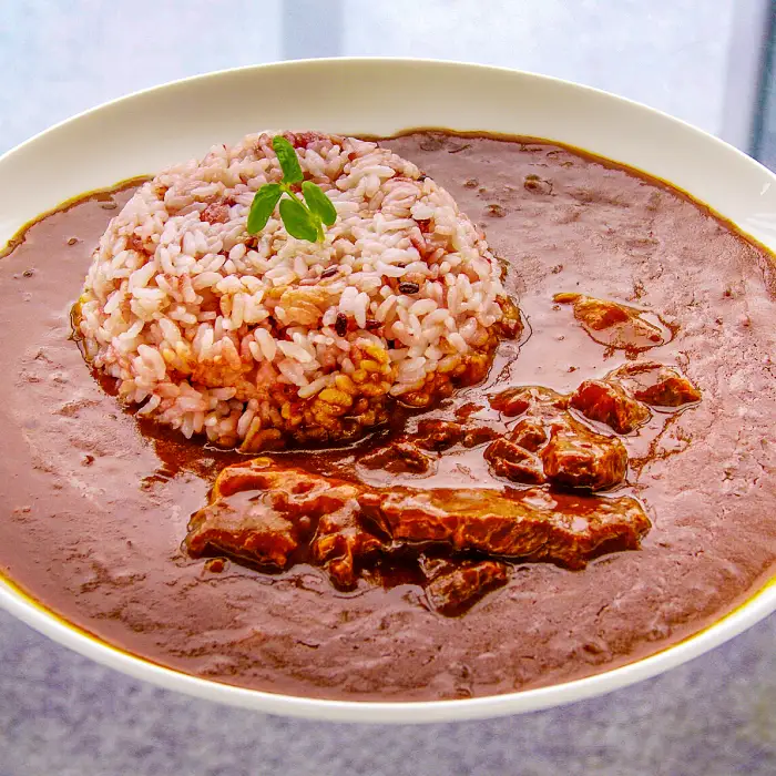ごろっと島根和牛カレー（4個）【カレー 4個 1食 220g レトルト食品 レトルトカレー レトルト ビーフカレー 中辛 肉 和牛 しまね和牛 詰め合わせ セット 備蓄用 災害備蓄 島根県 大田市】
