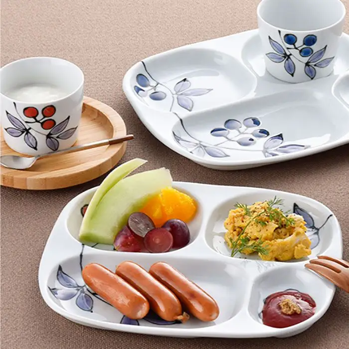 【波佐見焼】南天仕切り プレート・ミニカップ ペアセット 赤と青 食器 皿 【大新窯】 [DC15]  波佐見焼