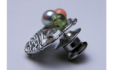 小さな花かごタイニーピン アクセサリー 
