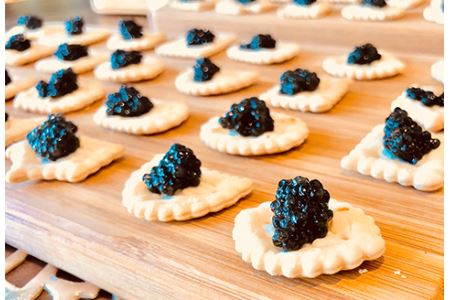 【桐箱入り】HEIKE CAVIAR 60ｇ 【宮崎県 椎葉村】 チョウザメ キャビア 【世界三大珍味×日本三大秘境】チョウザメ キャビア 60g 魚卵 魚介 珍味 SZ-107