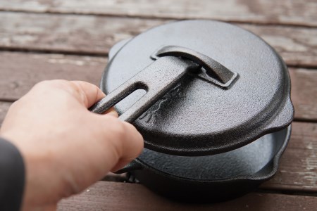 640 【取っ手が取れる！】izakaスキレット　6.5インチ　蓋つき
