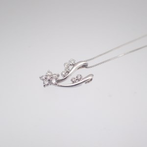ジュエリー産地甲府 K18ホワイトゴールド２WAYダイヤペンダント　0.40ct　78899