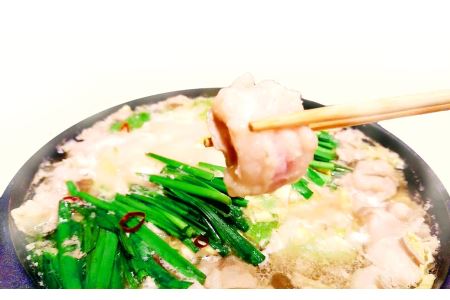 【とんこや】 国産 黒毛和牛 もつ鍋セット あごだし醤油 (2～3人前)