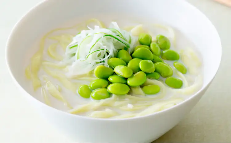 75P5502 朝採れ枝豆と減農薬米でつくった「えだまめん(米麺)」【 OGURA】