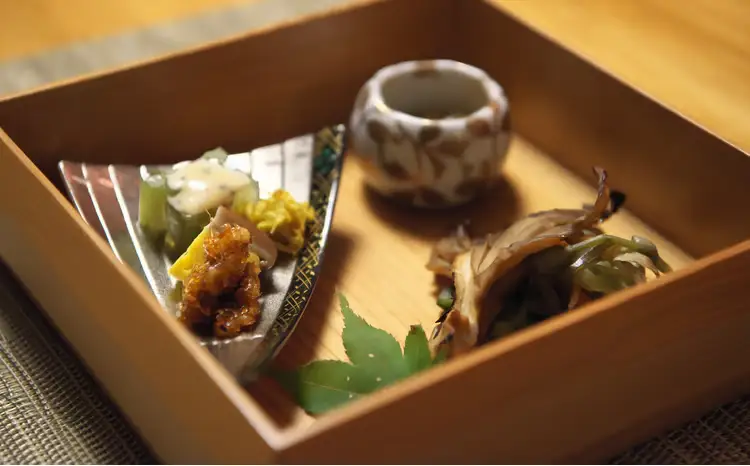 【ひとり旅】日景温泉1泊2食付き宿泊券　385P8401【 割烹きらく】