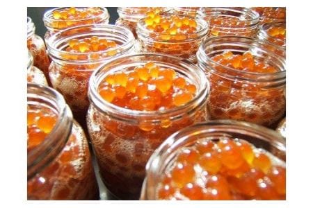 いくら?油漬け 150g × 2瓶 化粧箱入り いくら 醤油漬け 丁寧に筋取り 臭み少ない プチプチ 急速冷凍 海の幸 海鮮丼 魚卵 海鮮 プレゼント 冷凍配送 お取り寄せ お取り寄せグルメ 北海道 函館市 送料無料_HD043-002