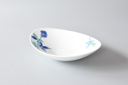 【伊万里焼】薔薇反パスタ皿 赤・青（色選択・どちらか１枚をお届け） 028-H1191