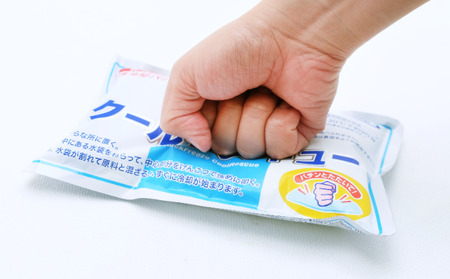 熱中症対策 クールレスキュー 6個入×6箱 冷却パック 熱中症 発熱 応急処置 瞬間冷却剤 冷却剤 瞬間 冷却 パック 叩けば冷える 暑さ対策 長時間 冷感 防災 災害 猛暑 猛暑対策 グッズ 防災グッズ 備蓄 長期保存 防災用品 非常用 備蓄用 常温保存
