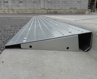 セミオーダー【ストレート】「カースロープ」【横幅1000mm、奥行300～600mm、高さ50～300mm】