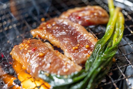 北海道産 黒毛和牛 こぶ黒 行者にんにく 味付け カルビ 計 600g (300g×2パック) 