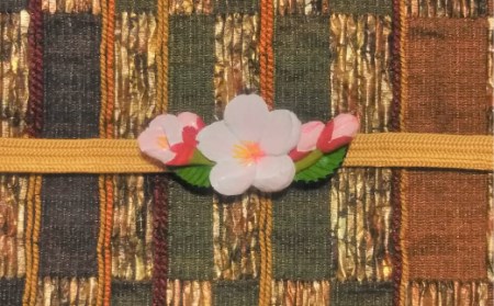 4月の帯留め（桜・白）（兼ブローチ）【hms005A】