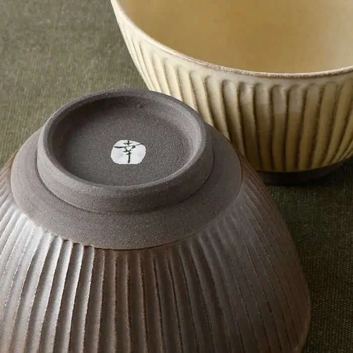 【波佐見焼】しのぎ どんぶり 2点セット 窯変 マット調 ブラウン・ベージュ 丼 陶器 茶碗  食器 皿 【トーエー】 [QC46] 波佐見焼