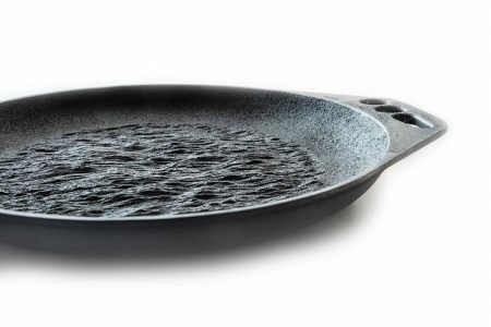 〈カンブリア宮殿で紹介されました！〉 おもいの鉄板28cm《頂－ITADAKI－》 倉敷帆布ナベツカミセット ガス・IH対応　H051-162