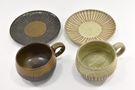 京焼「遙白釉＆新羅釉／木賊紋コーヒー碗・皿」（ピスタチオグリーン＆黒）2種セット