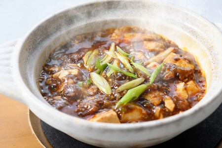 木村史能監修 函館国際ホテル オリジナル 四川 激辛 こだわり 麻婆豆腐の素 180g × 4食 セット 本格的 レトルト北海道 函館 送料無料_HD071-002
