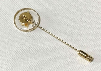 ピンブローチ（ラメ風宗田節入りのレジンアクセサリー）【R00427】