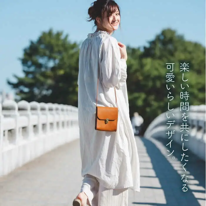 差し込み金具 の 小さな ショルダーバッグ 《糸島》【LADIES&GENTLEMEN】 革製品 革鞄 カバン [ADK010]