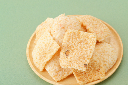 AB4　揚げおかき　8パック 【 おかき 米菓 米 うるち米 もち米 お菓子 かきもち えび ごま 黒豆 塩味 セット 】