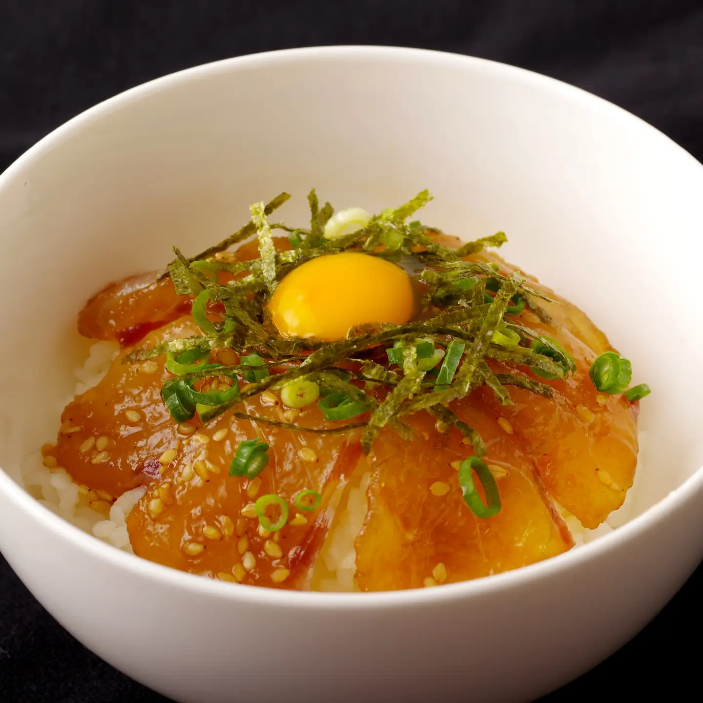 ぷりぷり食感活鯛の新鮮丼