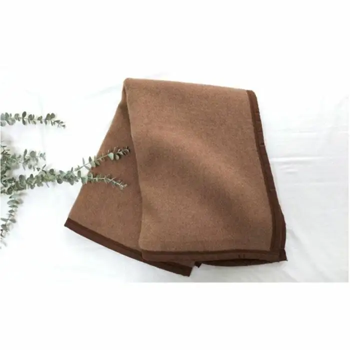 厳しい自然が生んだ暖かさ　キャメル100%（毛羽部分）毛布　ひざ掛サイズ（70×100cm）CA-22H