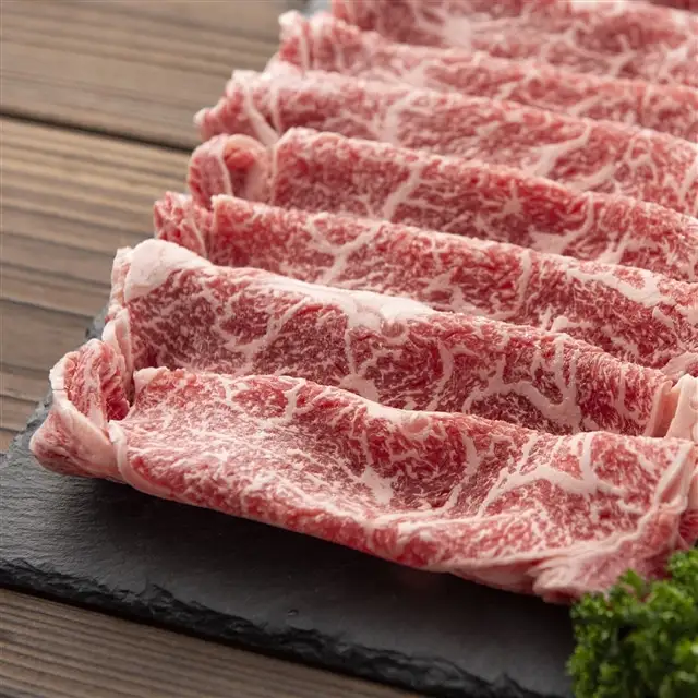 しまね和牛　肩ロース　スライス400g【しまね和牛 肩ロース すき焼き とろける やわらかい 霜降り きめ細かい 肉 牛肉 和牛 ギフト 贈り物 ご自宅用 島根県 安来市】【18-FC-06】