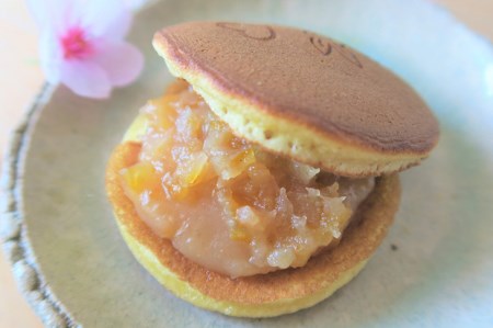 素材の風味が抜群！小さな畑の小さなどら焼き店のほっこり豊かなどら焼き6種詰合せ（粒餡、焼き芋、柚子、きみ餡レモン、季節のどら焼き2種）_CC07