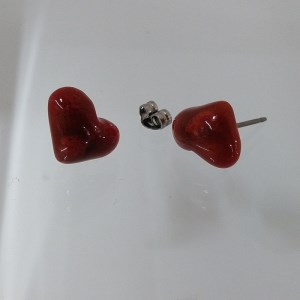 1063 珊瑚ピアス・ハート　　アフリカ珊瑚 イソバナ珊瑚 贈り物 ピアス ハート 還暦祝い 赤珊瑚 カジュアルアクセサリー 赤いピアス かわいいピアス 3月誕生石 母の日 ご褒美ピアス 喜ばれるプレゼント ポピュラーアクセサリー