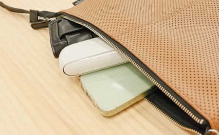 パンチングサコッシュ ファッション カバン バッグ  レッド
