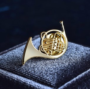 ピンブローチホルンK18ゴールドメッキアクセサリーピンブローチ