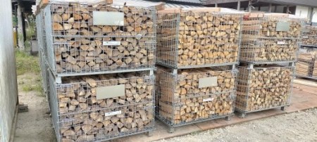 薪　30kg 30cm　クヌギ・ナラ・カシ　高級広葉樹3種のミックス  (大割～小割) 木材 薪ストーブ ストーブ 薪割り 割り薪 まき 乾燥 済 アウトドア キャンプ ファイヤー 焚き火 焚火 森林 林業 木 サウナ 送料無料 燃料 [DA02]