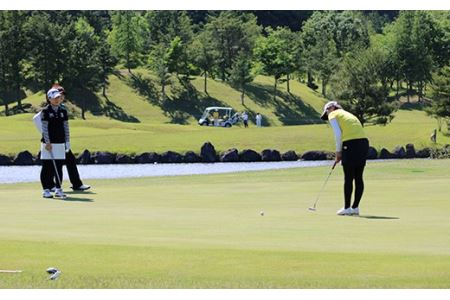 白河市ゴルフ場利用券 寄附金額100,000円 （利用券3割相当額） F21R-560