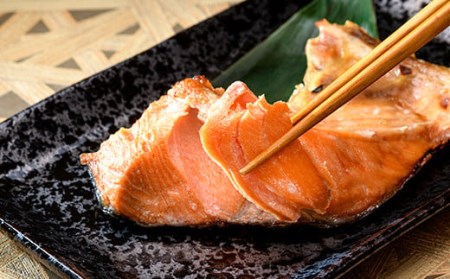 【一汐】紅鮭カマ 2kg (500g×4袋)  鮭 鮭カマ 紅鮭 海産物 しゃけ シャケ カマ 真空 ふるさと納税 