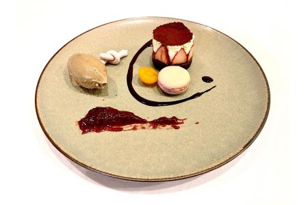 【上野】イノビリアブル 特産品ディナーコース 4名様（1年間有効） お店でふるなび美食体験 FN-Gourmet716821