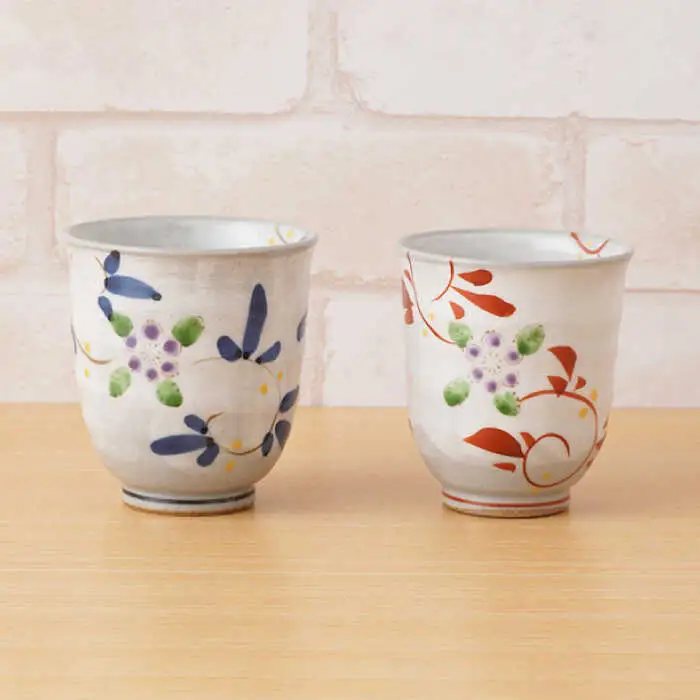 【波佐見焼】唐草小花 茶碗・コップ（青大・赤小）セット 食器 皿 【陶もと】 [PE30]  波佐見焼
