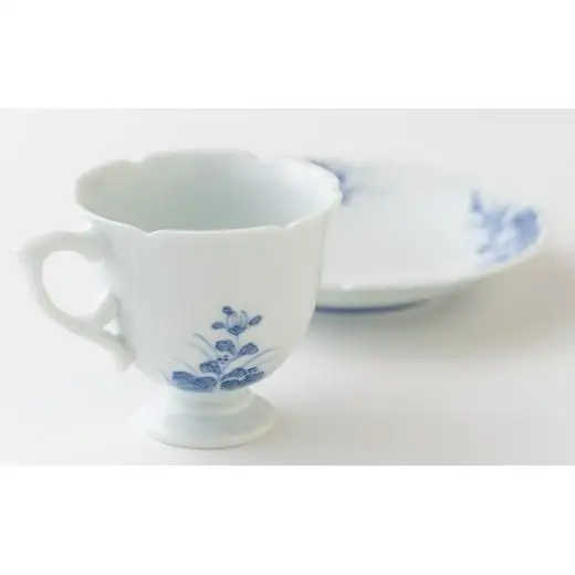 〈嘉久正窯〉菊萩高台コーヒー碗皿　