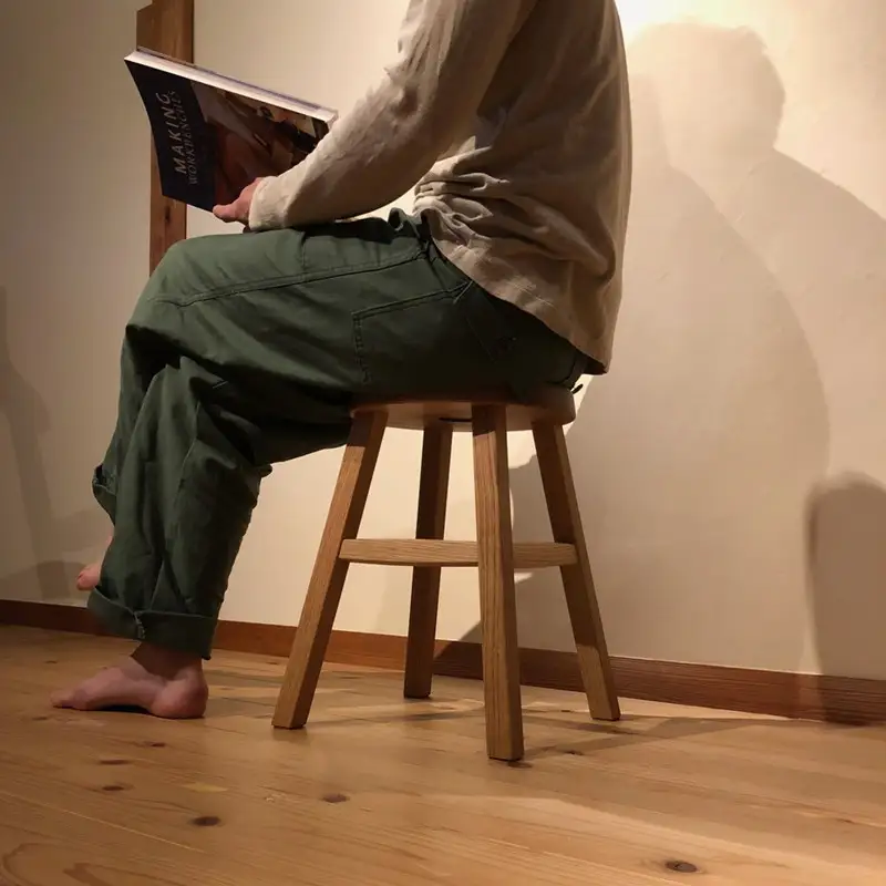 四方転びのスツール（紅松材）/　丸椅子　スタッキング　伝統工法　無垢材【GOOD WOOD WORKS】_HA0716