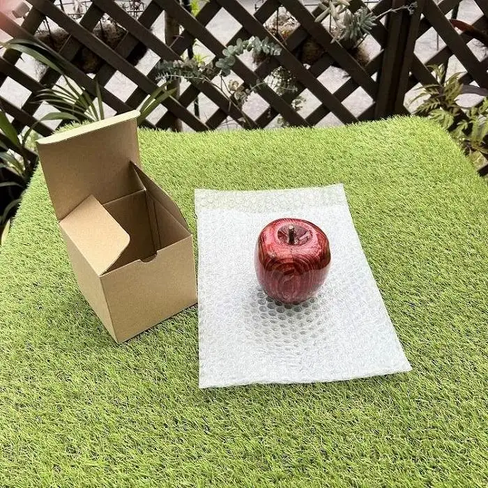 【手作り雑貨屋 木心工房】木のりんごのオブジェ（赤）