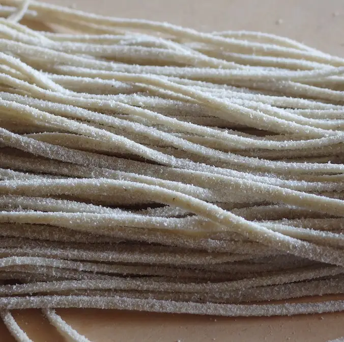 かね春製麺　かね春の蕎麦「冷凍なま蕎麦８人前」