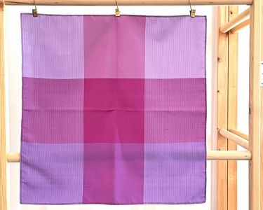 岡谷シルク SUWASHIKI FUROSHIKI（45cm）