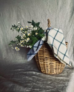 岡谷シルク SUWASHIKI FUROSHIKI（70cm）