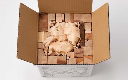 《火のごちそう FIREWOOD MIX》 薪 小サイズ 約5kg 『(有)遠藤製函』 たき火 ひとりキャンプ 山形県 南陽市 [1784]