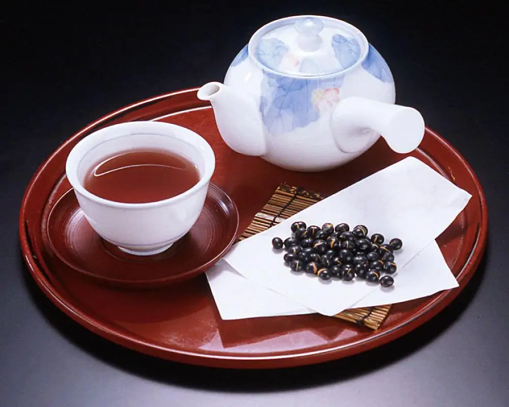 【最短翌日から３営業日以内発送】北海道 黒豆茶 2袋セット 計650g 【 お茶 茶 飲料 飲み物 黒豆茶 黒豆 国産黒豆 ノンカフェイン 風味豊か 北海道 旭川 】_02123