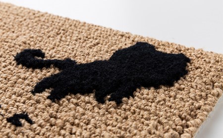 《ほづみせんい》月山緞通 トコトコ猫の玄関マット 45×70cm（黒） 山形県 中山町 F4A-0296