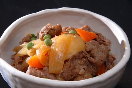 数量限定 近江牛 牛肉 切り落とし すき焼き しゃぶしゃぶ 肉じゃが 500g 日本三大和牛 和牛 黒毛和牛 国産 お肉 肉 竜王産 滋賀県 竜王町 産地直送 冷凍 送料無料