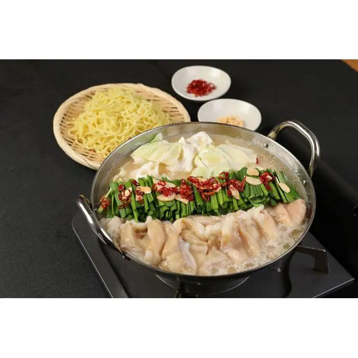 名物 もつ鍋 セット 【 豚骨 醤油 スープ 】 ( 3～4人前 ) | 国産牛 もつ 小腸 ホルモン 鍋セット 久留米豚骨 お取り寄せ グルメ 福岡県 大川市